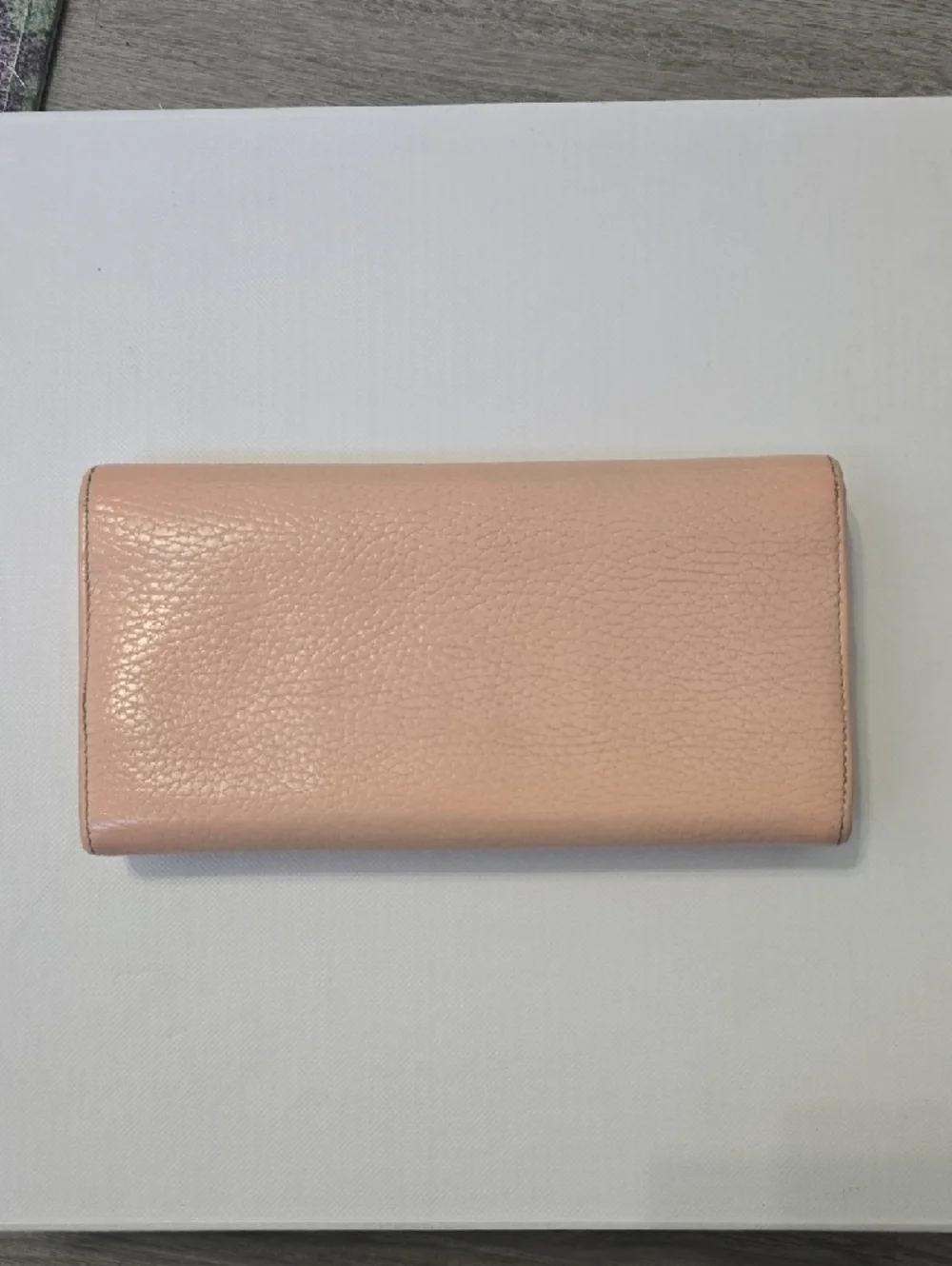 Gucci Blush Pink Pebbled Leather Continental Wallet with Gold GG - Picture 2 of 11